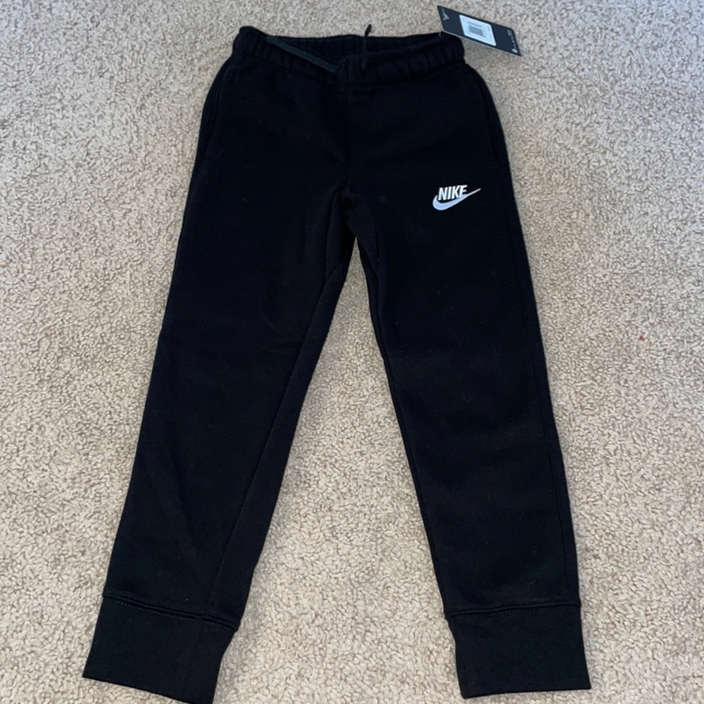 Nike Joggers Black Size 5-6Yrs 110-116cm